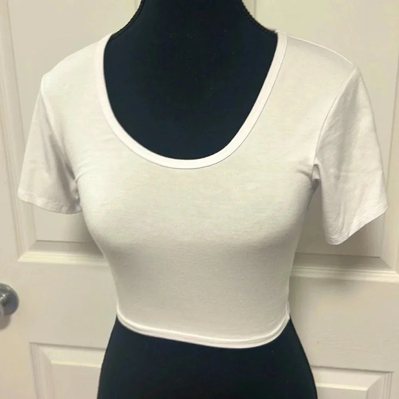 Smash + Tess Tops - Smash + Tess White  Bamboo Cotton and‎ Spandex Crop top. Size XXS
